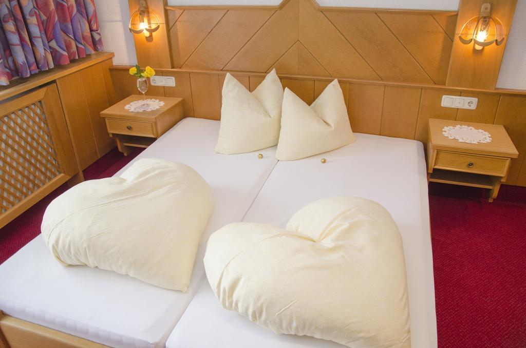 Haus Angela Hotel Kappl  Ngoại thất bức ảnh